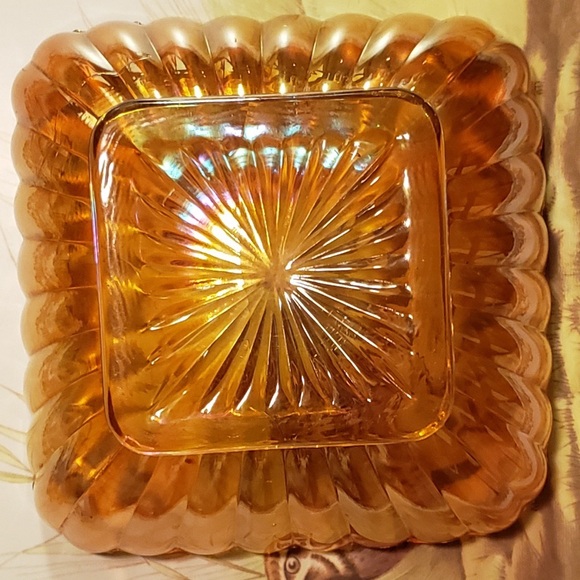 A Vintage Square Amber Glass Candy Bowl With a Starburst Bottom - Picture 4 of 4